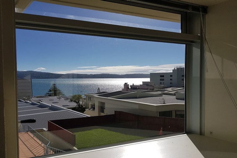 Photo of property in Jerningham Apartments, 20 Oriental Terrace, Oriental Bay, Wellington, 6011