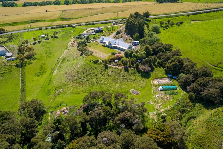 Photo of property in 110 Te Wharau Road, Gladstone, Masterton, 5883
