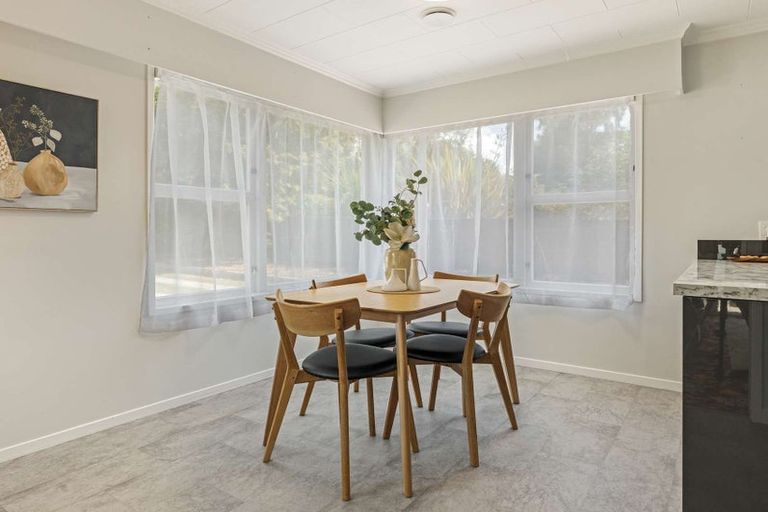 Photo of property in 104 Grand Vue Road, Kawaha Point, Rotorua, 3010