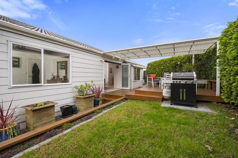 Photo of property in 1/49 Nile Road, Milford, Auckland, 0620