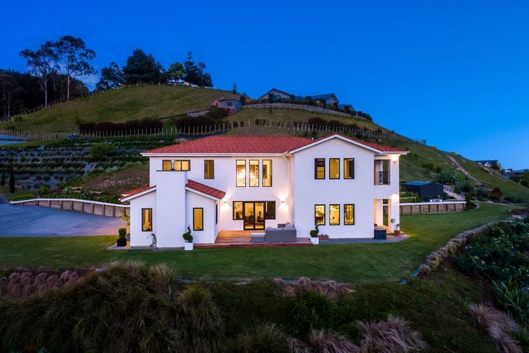 Photo of property in 4 Ridgeway Terrace, Taradale, Napier, 4112