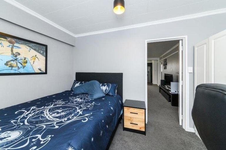 Photo of property in 5 Westhaven Grove, Takaro, Palmerston North, 4412