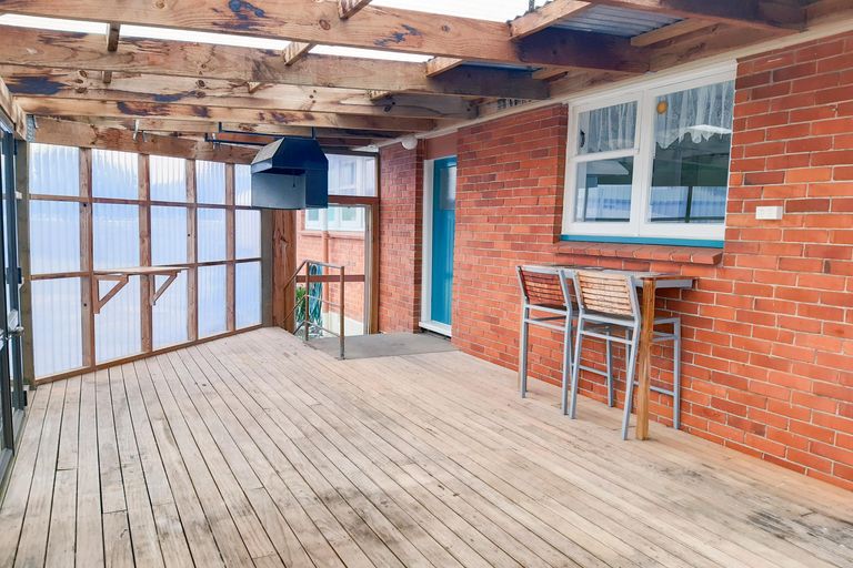 Photo of property in 8 Ash Street, Holmes Hill, Oamaru, 9401