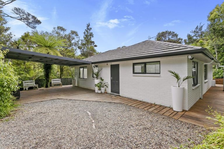 Photo of property in 228 Mountain Road, Henderson Valley, Auckland, 0612