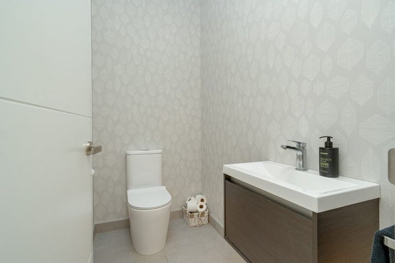 Photo of property in 29 Weston Road, St Albans, Christchurch, 8052