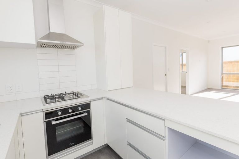 Photo of property in 2/12 The Strand, Wainuiomata, Lower Hutt, 5014