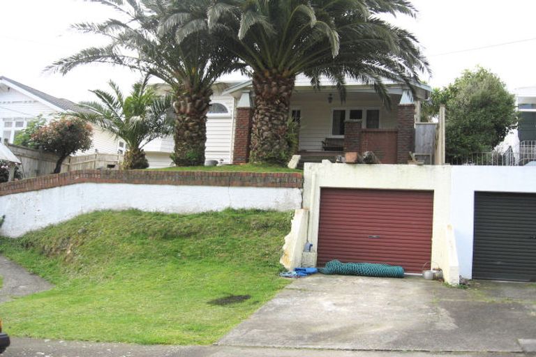 Photo of property in 25 Richmond Avenue, Karori, Wellington, 6012