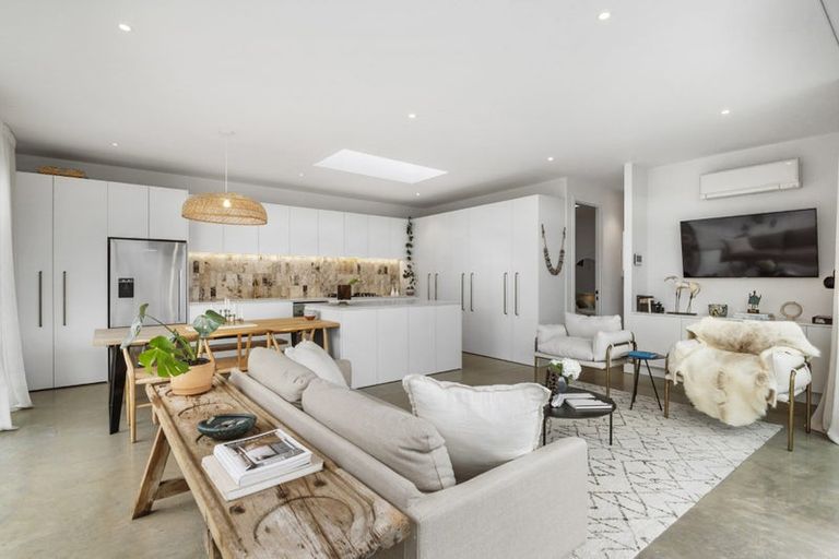 Photo of property in 6 Pine Ridge Terrace, Hauraki, Auckland, 0622