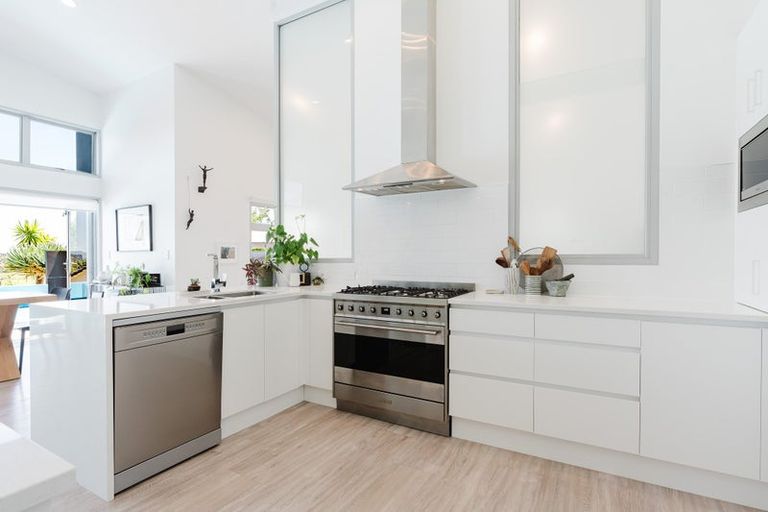 Photo of property in 50 Greenfield Drive, Western Heights, Hamilton, 3200