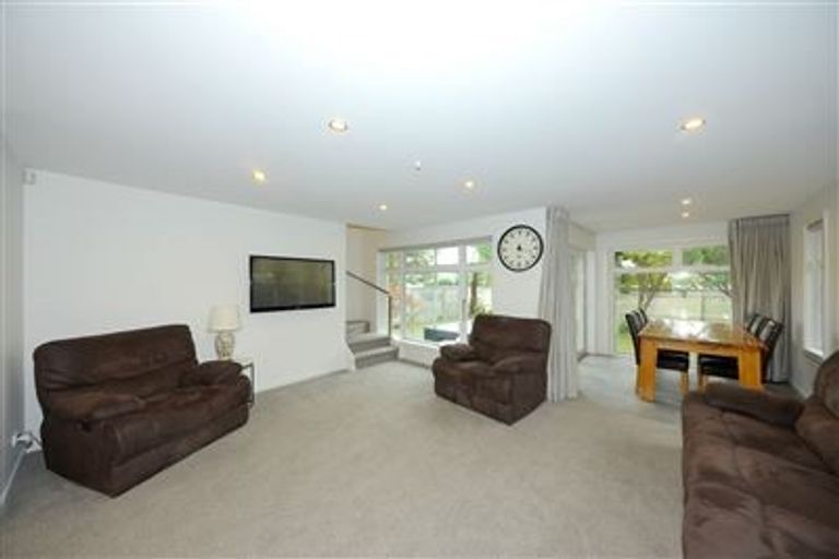 Photo of property in 216 Weston Road, St Albans, Christchurch, 8052