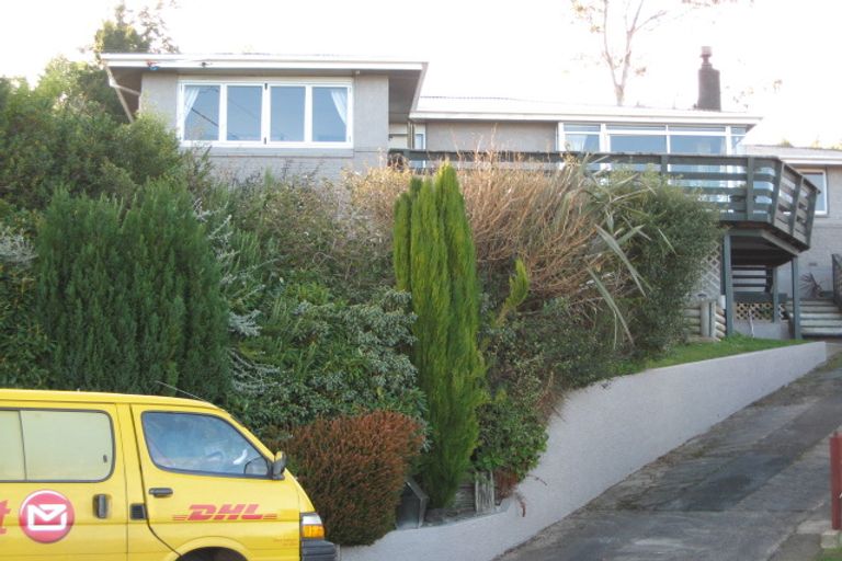 Photo of property in 2/82 Knights Road, Rothesay Bay, Auckland, 0630