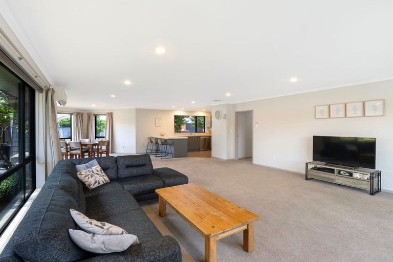 Photo of property in 47 Geneva Terrace, Kelvin Grove, Palmerston North, 4414