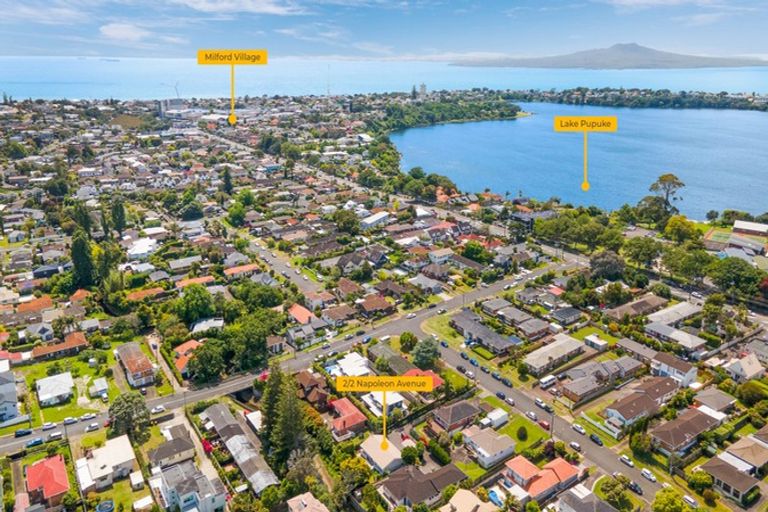 Photo of property in 2/2 Napoleon Avenue, Milford, Auckland, 0620