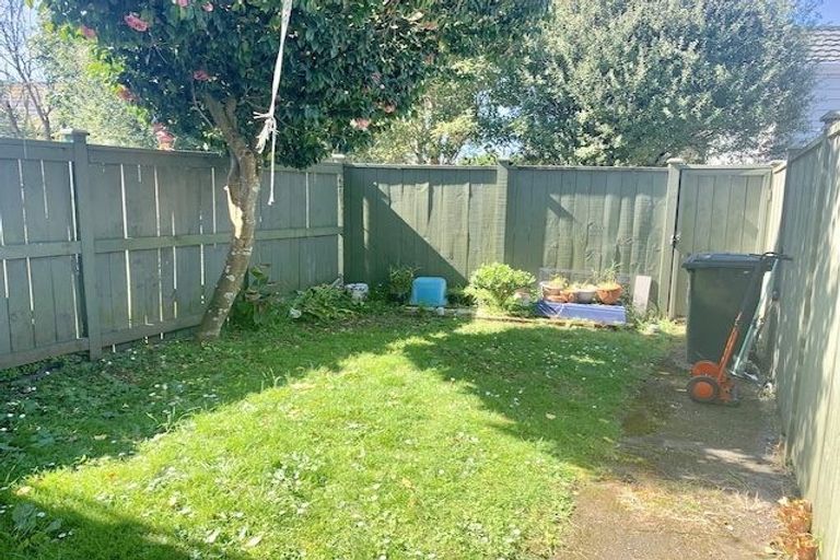 Photo of property in 5/5 Aratonga Avenue, Greenlane, Auckland, 1051