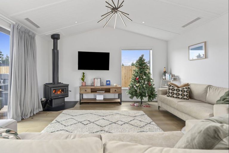 Photo of property in 7 Onyx Street, Albert Town, Wanaka, 9305