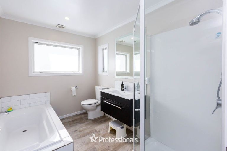 Photo of property in 88 Sunstone Crescent, Timberlea, Upper Hutt, 5018