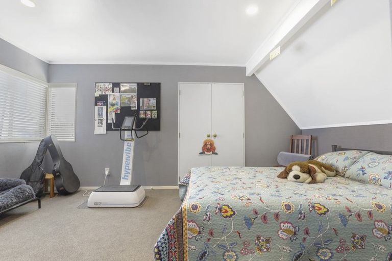 Photo of property in 4b Burn-murdoch Street, St Andrews, Hamilton, 3200