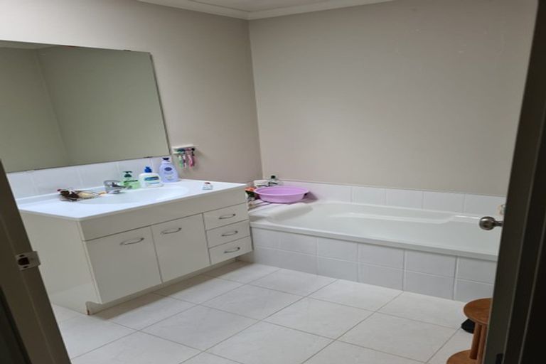 Photo of property in 15 Wiltshire Drive, Huntington, Hamilton, 3210