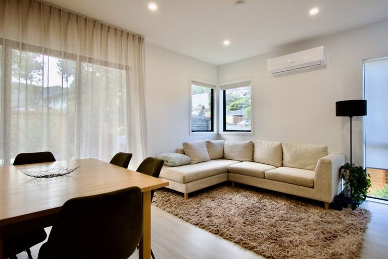 Photo of property in 2a Mcquoid Place, Glenfield, Auckland, 0629