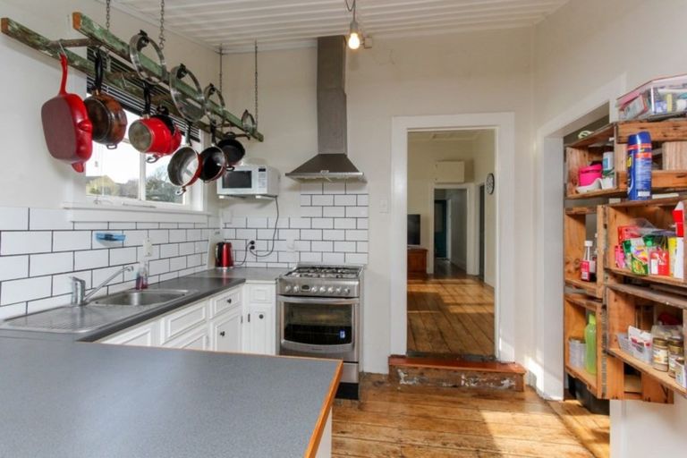 Photo of property in 2 Kingwell Street, Moturoa, New Plymouth, 4310