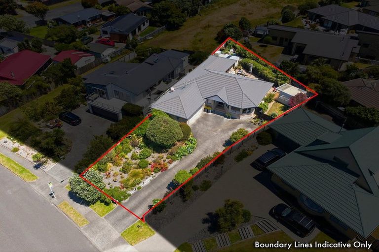Photo of property in 10 Barrett Drive, Waikanae Beach, Waikanae, 5036