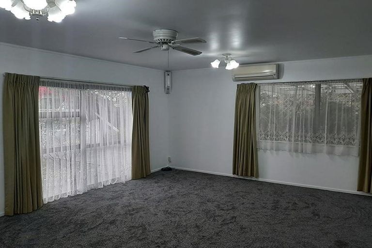 Photo of property in 1/2a Takapu Street, Henderson, Auckland, 0612