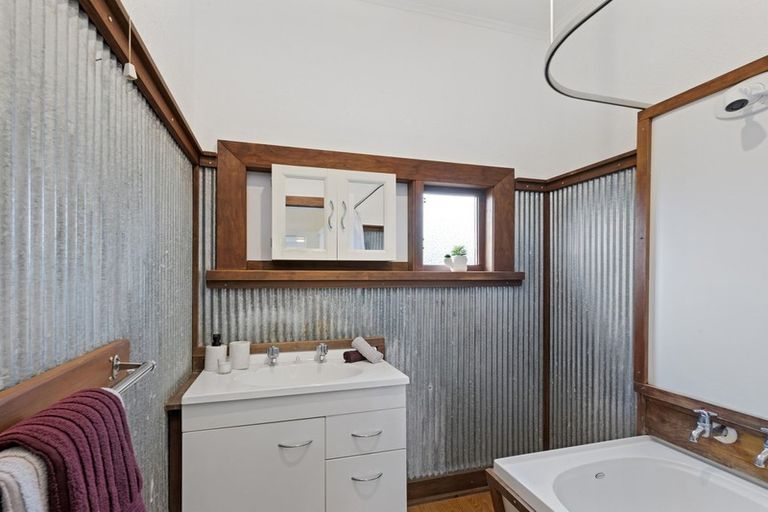 Photo of property in 33 Sylvan Street, Hillmorton, Christchurch, 8024