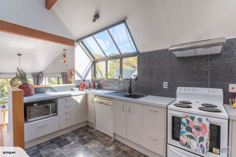 Photo of property in 20b Govind Grove, Ngaio, Wellington, 6035