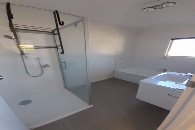 Photo of property in 59 Riversdale Drive, Merrilands, New Plymouth, 4312