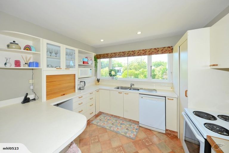 Photo of property in 25 Sevenoaks Drive, Bryndwr, Christchurch, 8053