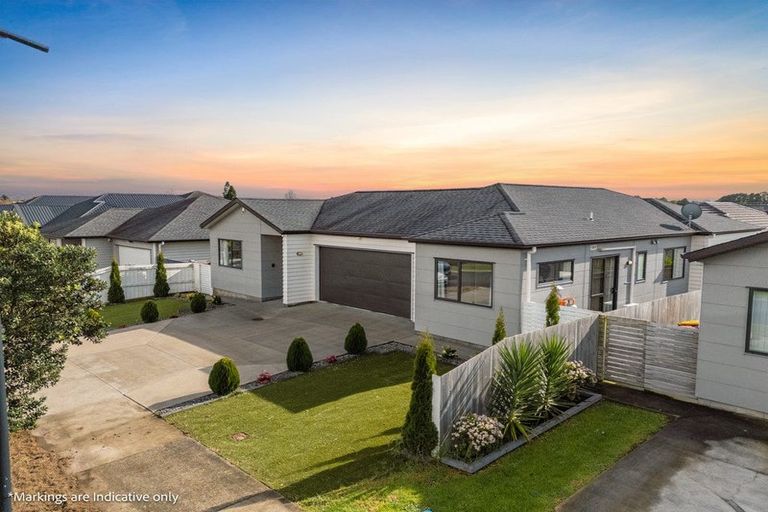 Photo of property in 10 Twin Parks Rise, Papakura, 2110