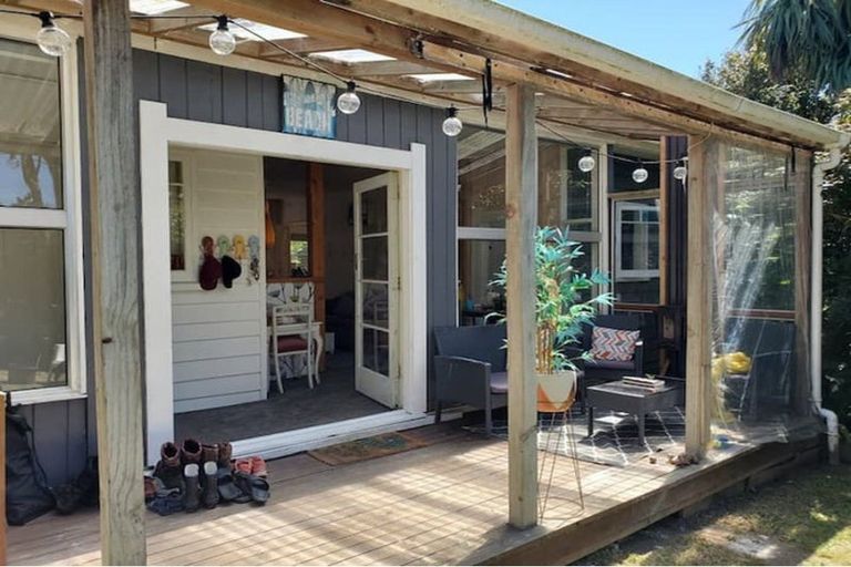 Photo of property in 18 Violet Street, Riverton/aparima, Riverton, 9822