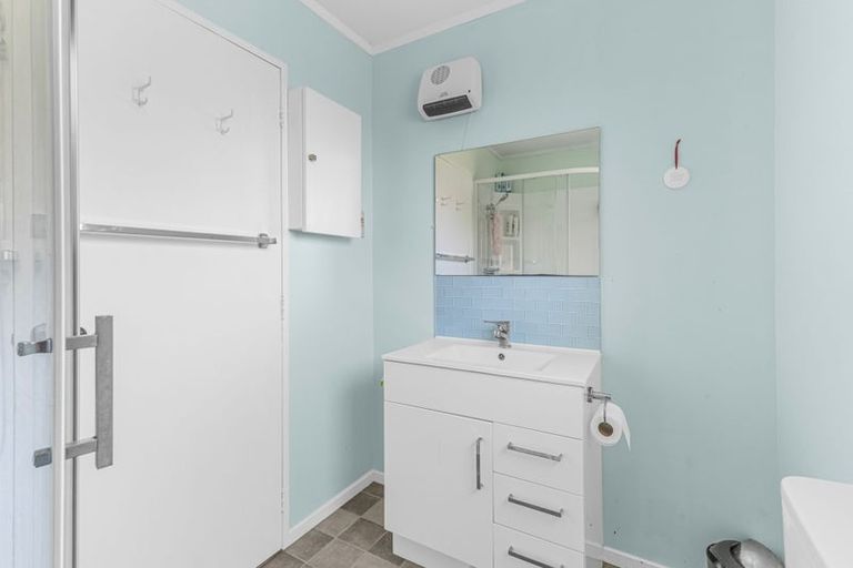 Photo of property in 2 Hodge Place, Aramoho, Whanganui, 4500