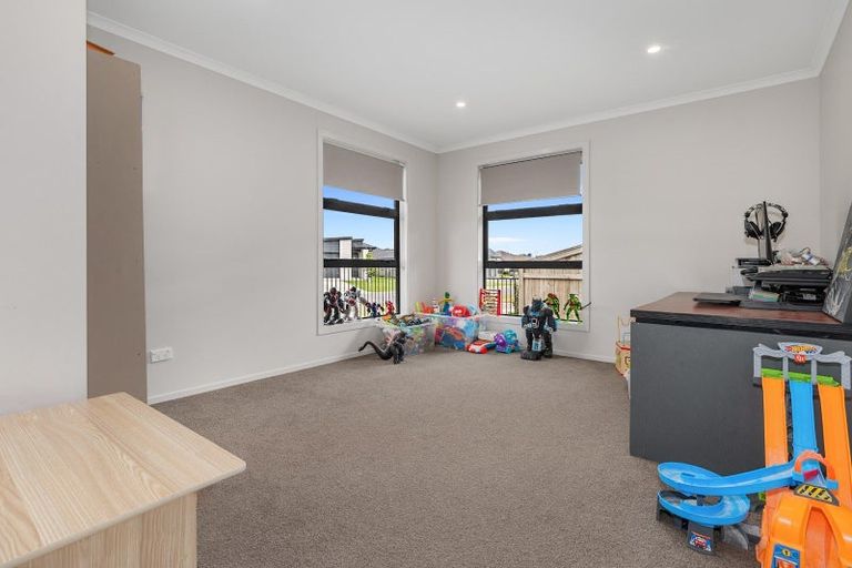 Photo of property in 45 Awataha Crescent, Pyes Pa, Tauranga, 3110