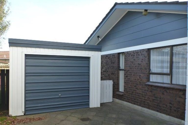 Photo of property in 14b Glengowan Place, Conifer Grove, Takanini, 2112