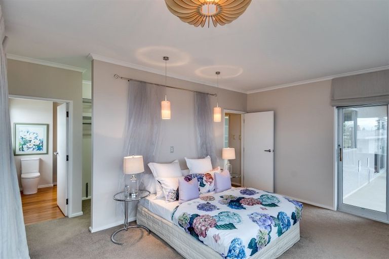 Photo of property in 9 Randall Place, Hospital Hill, Napier, 4110