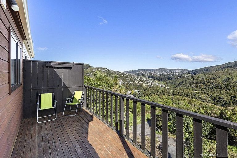 Photo of property in 9 Commons Way, Crofton Downs, Wellington, 6035