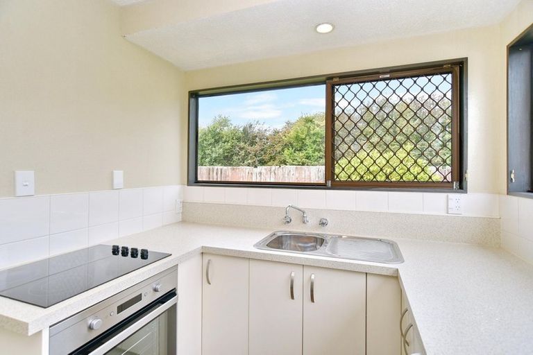 Photo of property in 2/39 Marlene Street, Casebrook, Christchurch, 8051