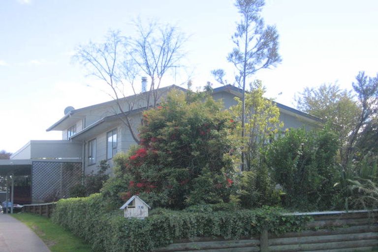 Photo of property in 16 Gladstone Grove, Richmond Heights, Taupo, 3330