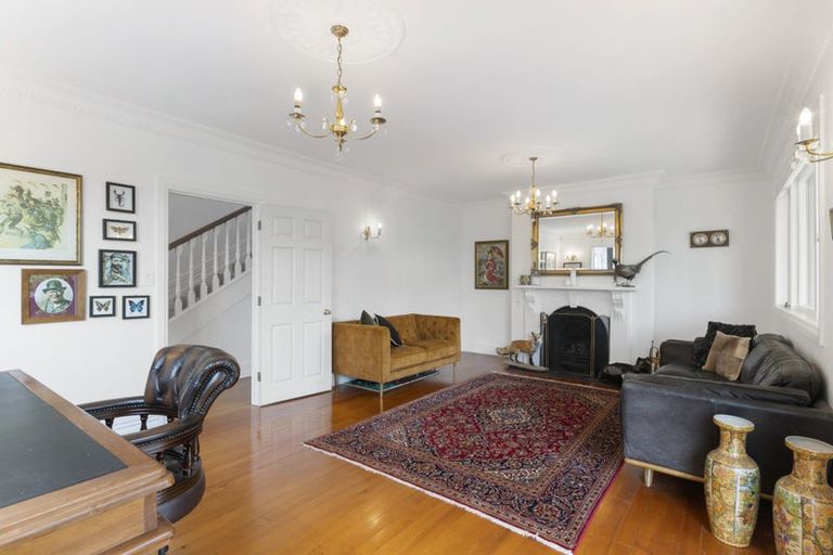 Photo of property in 16 Fenton Terrace, Cockle Bay, Auckland, 2014