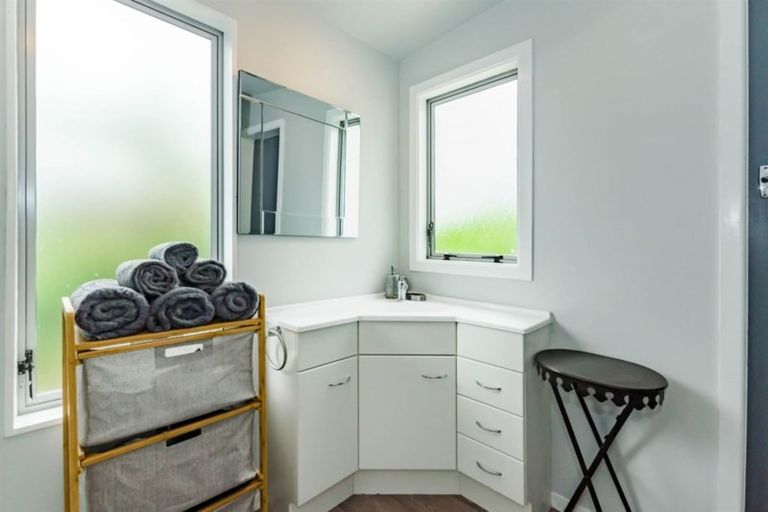 Photo of property in 11 Otaihanga Road, Otaihanga, Paraparaumu, 5036