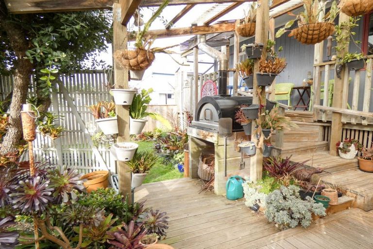 Photo of property in 5 Te Whena Street, Otaki Beach, Otaki, 5512