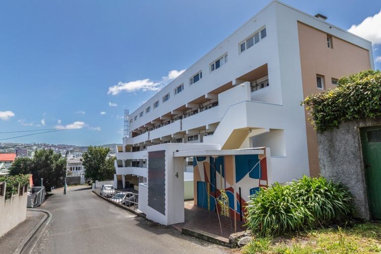 Photo of property in 12a/4 Claremont Grove, Mount Victoria, Wellington, 6011