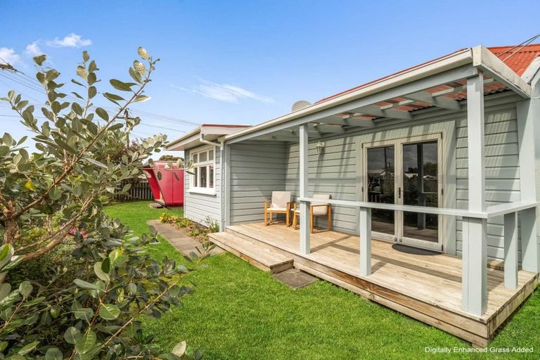 Photo of property in 1 Alexander Street, Whanganui, 4500