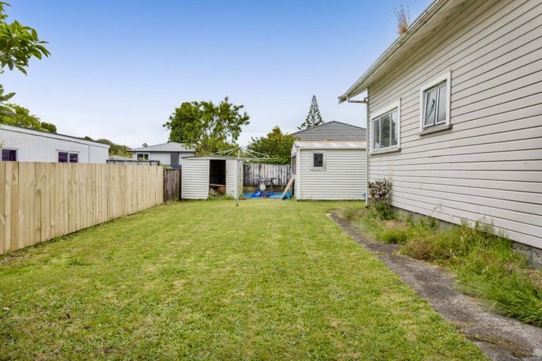Photo of property in 19 Brookes Street, Inglewood, 4330