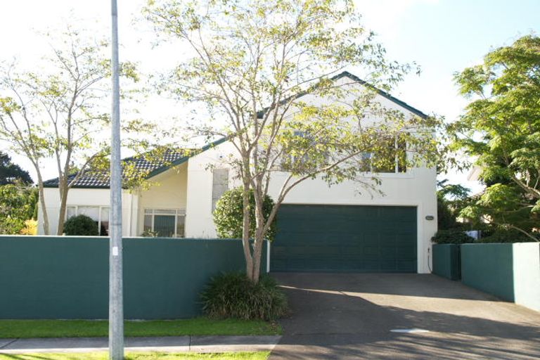 Photo of property in 14 Putter Place, Golflands, Auckland, 2013