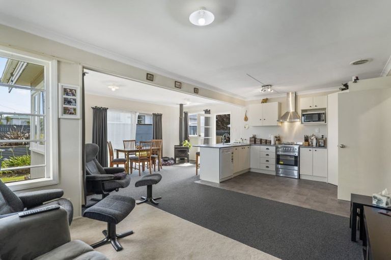 Photo of property in 140 Miranda Street, Stratford, 4332