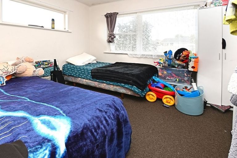 Photo of property in 31 Corsair Crescent, Mangere, Auckland, 2022