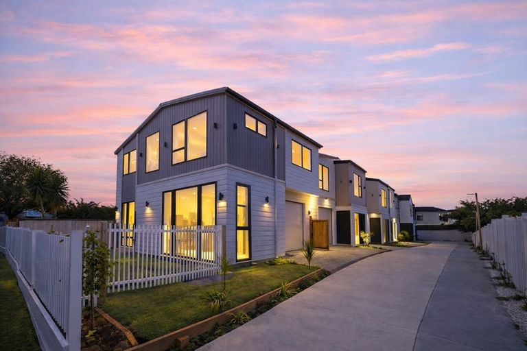 Photo of property in 4 Barrie Avenue, Papatoetoe, Auckland, 2025