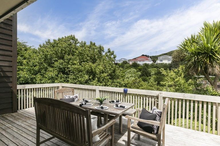 Photo of property in 11 Ellwood Place, Churton Park, Wellington, 6037